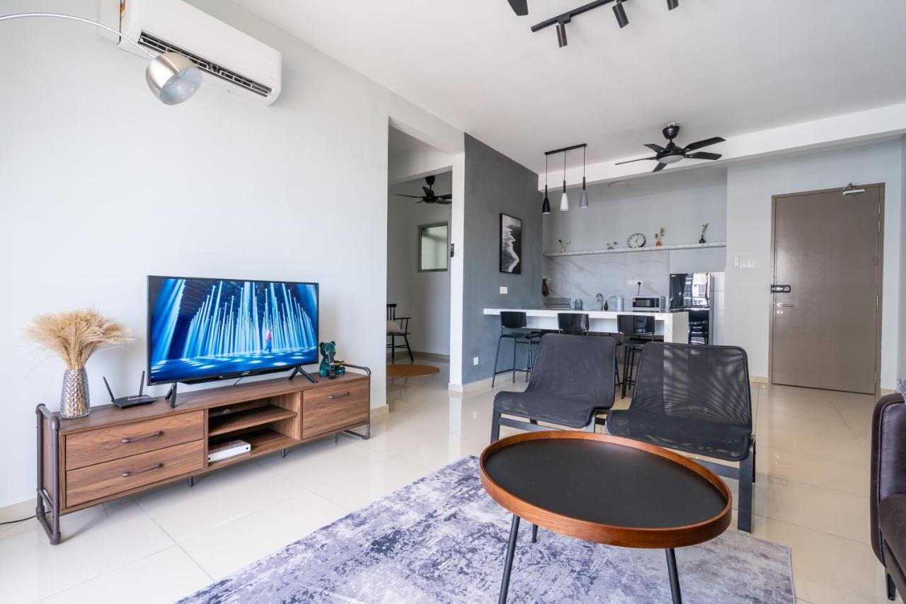 Apartemen Cozy 3-bedroom With Pool 6 Pax - Semarak